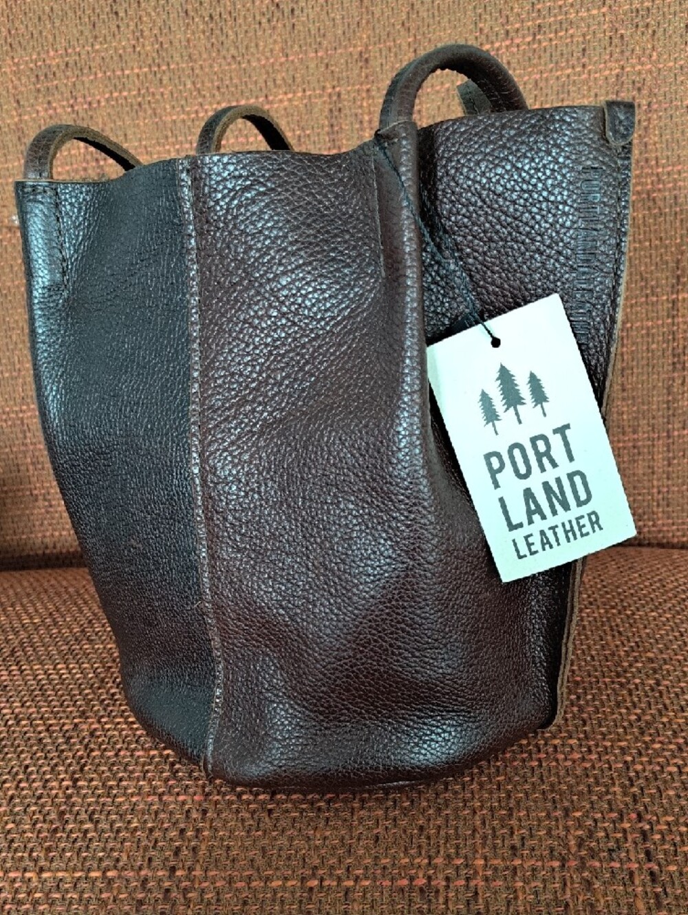 Portland Leather 'Almost Perfect' Devan Bucket Tote In Coldbrew (Classic Size) - Picture 4 of 8